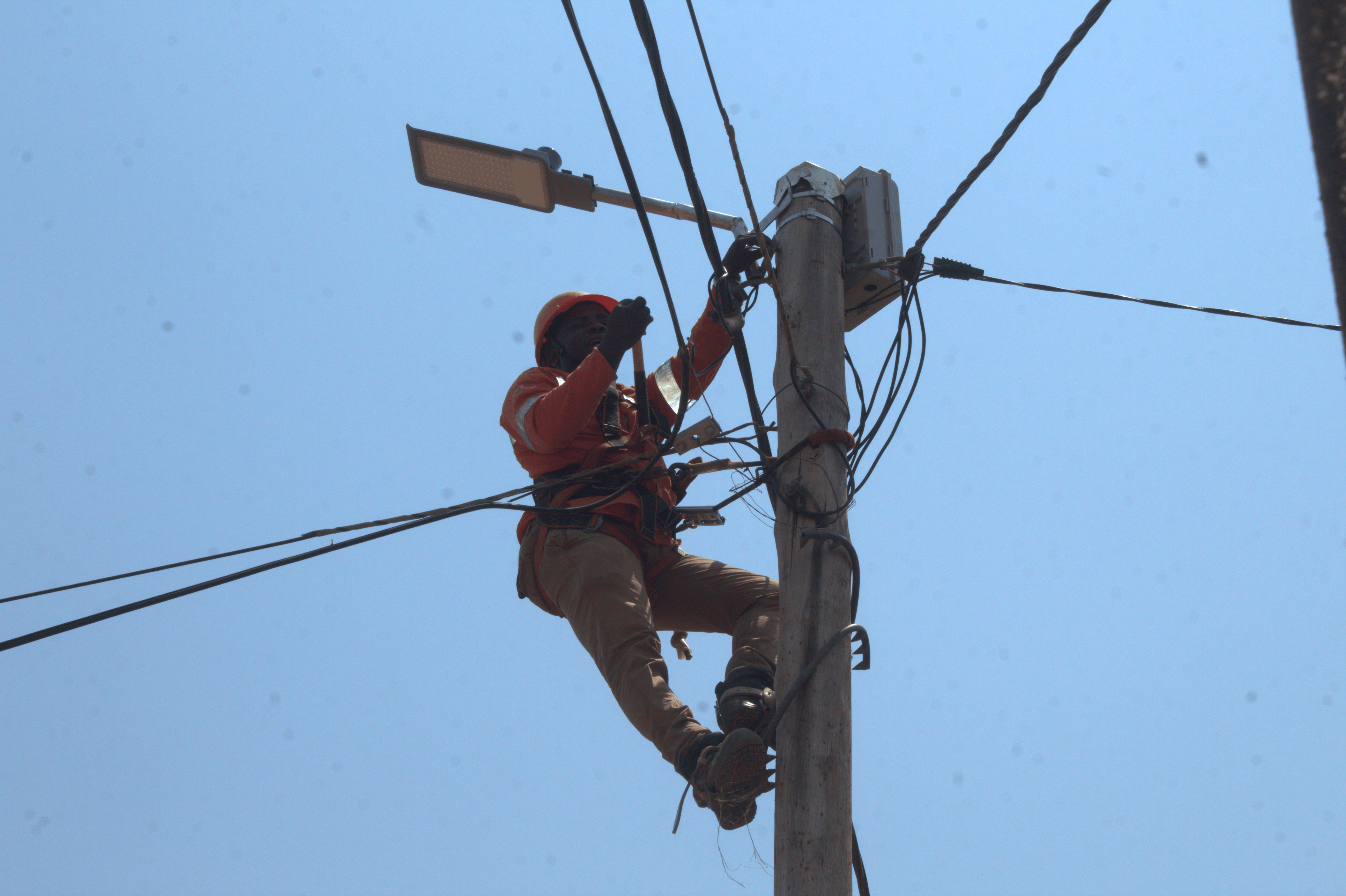 ILUMINAÇÃO PÚBLICA EM METANGULA