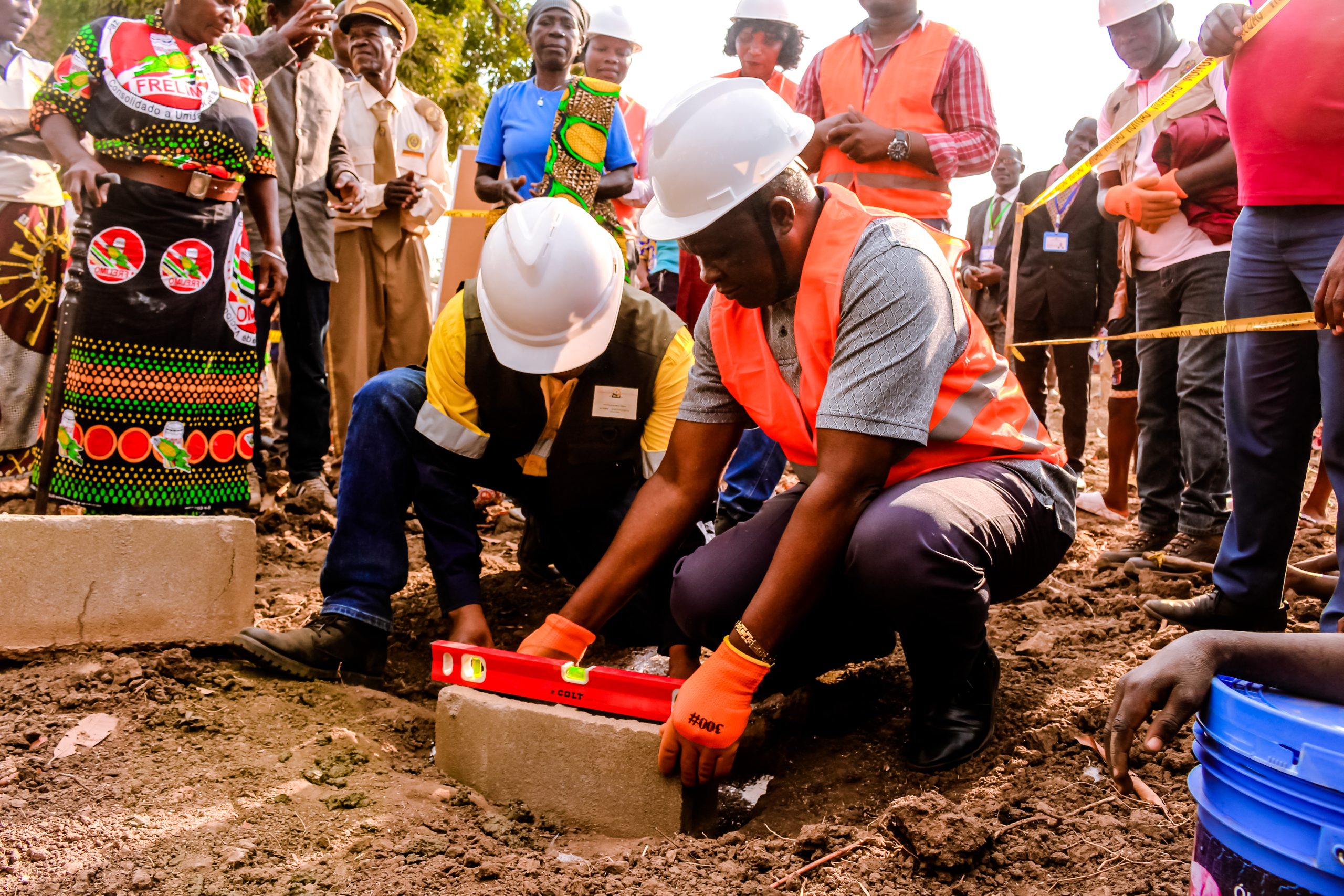 ABERTURA DE 10 FUROS DE ÁGUA