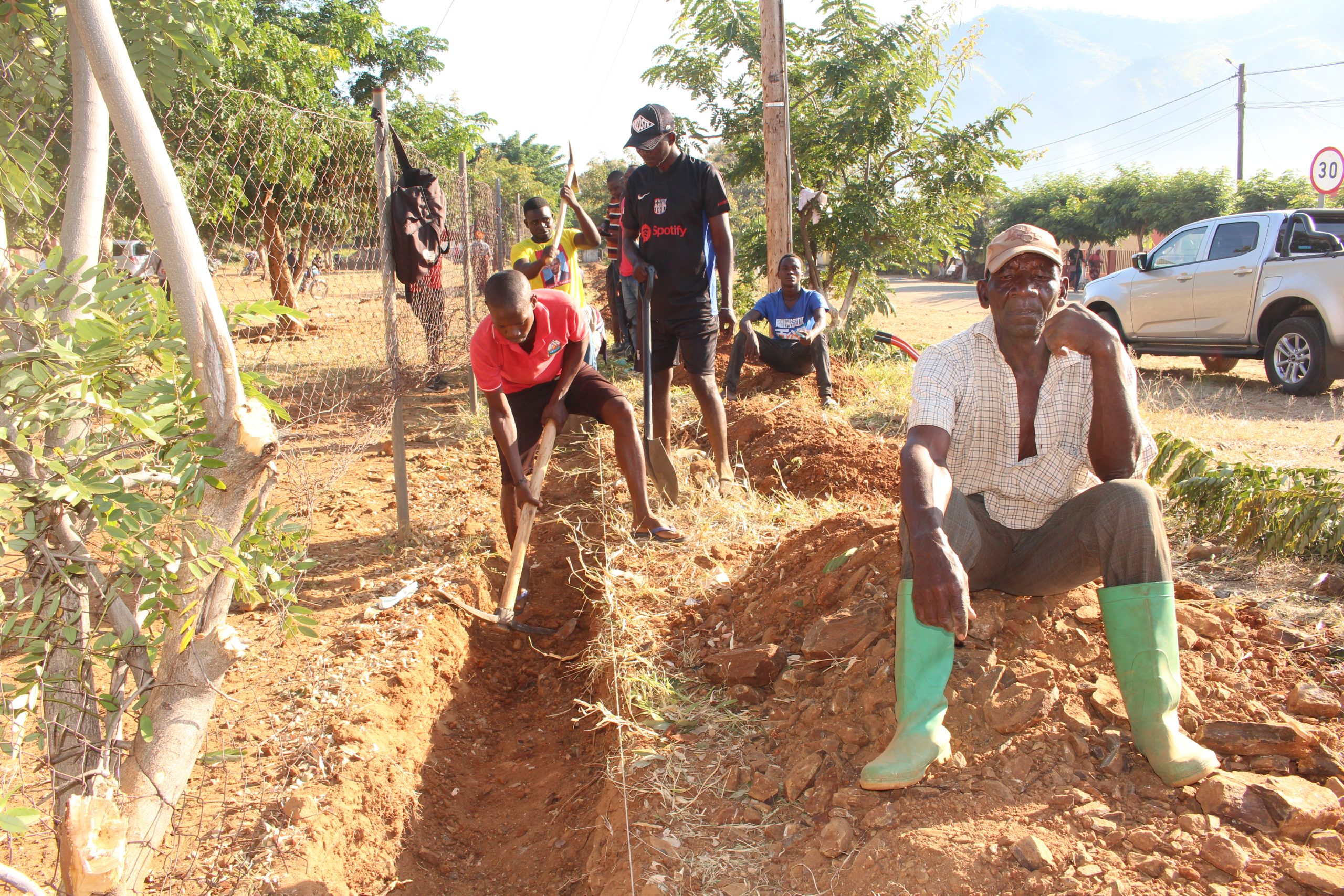 EMPRESA MUNICIPAL PARA CONSTRUÇÃO CIVIL