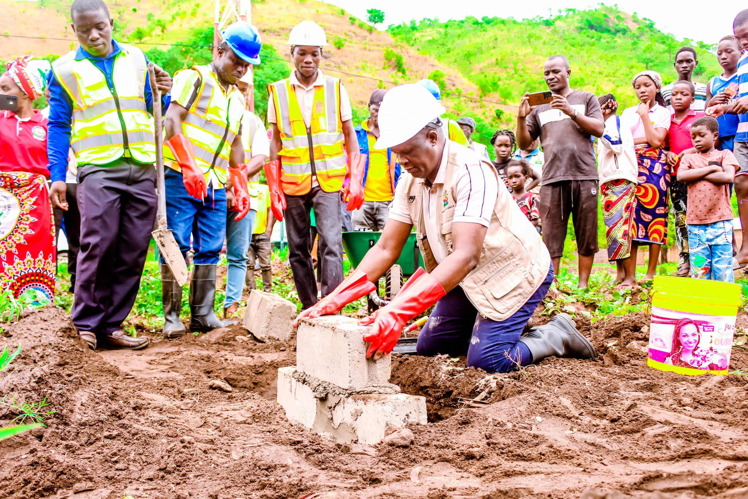 LANÇADA PRIMEIRA PEDRA PARA A CONSTRUÇÃO DE MATERNIDADE EM CHUANGA, METANGULA